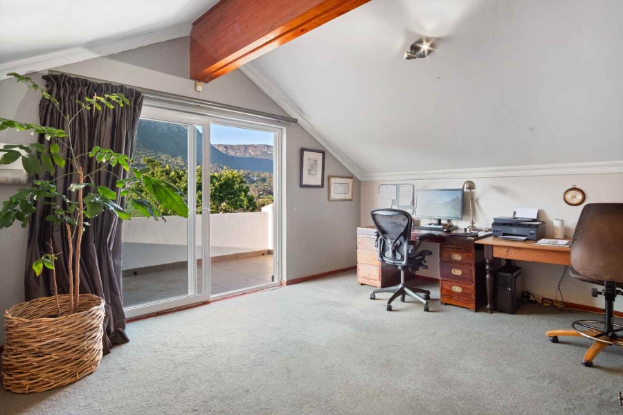 4 Bedroom Property for Sale in Oakhurst Estate Western Cape